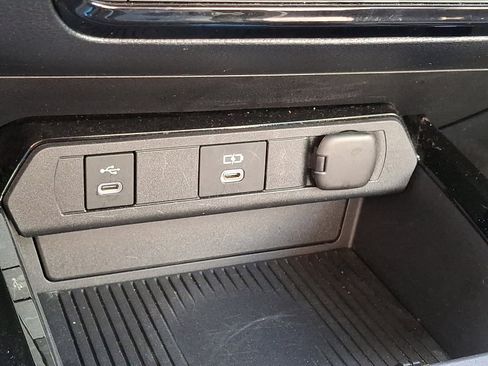 Used 2024 Toyota Prius LE image 29