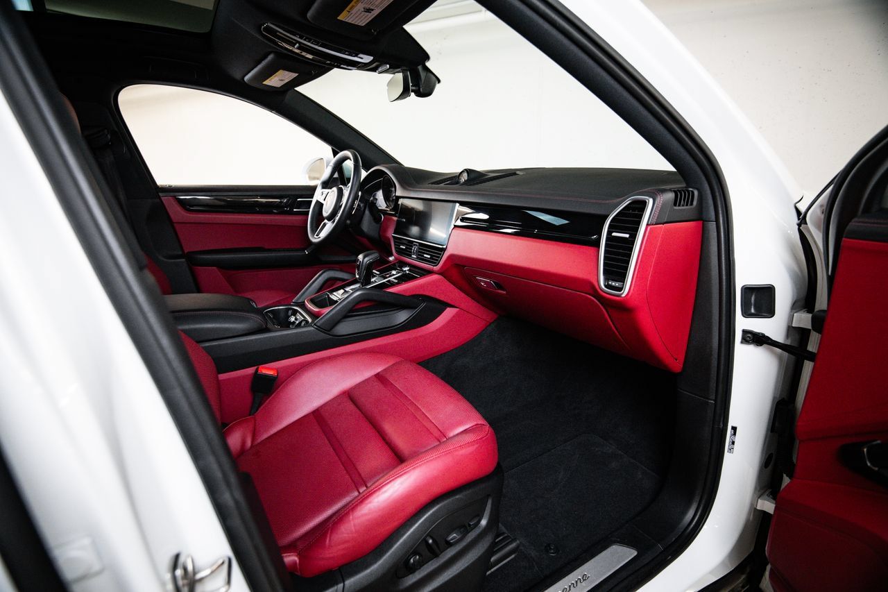 Certified 2023 Porsche Cayenne Coupe AWD/4WD image 28