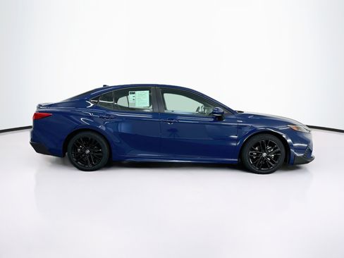 Used 2025 Toyota Camry SE FWD image 10
