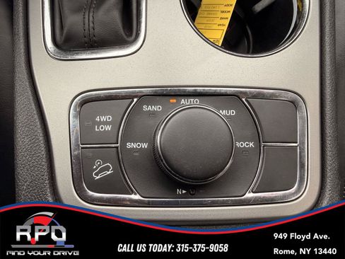 Used 2020 Jeep Grand Cherokee Limited AWD/4WD image 28