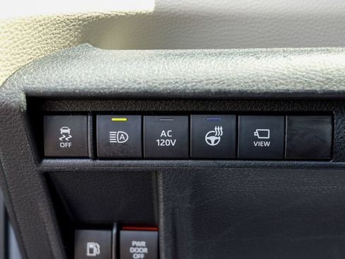 Used 2023 Toyota Sienna Platinum AWD/4WD image 54