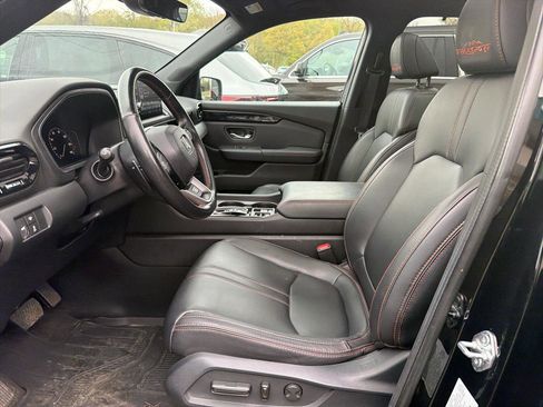Used 2024 Honda Pilot TrailSport image 21