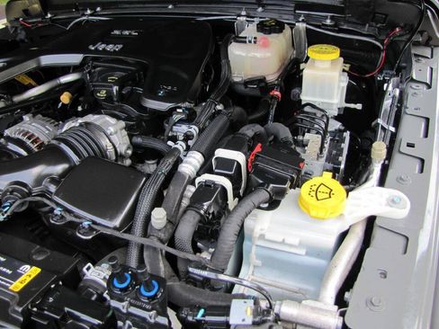 Used 2021 Jeep Gladiator Sport AWD/4WD image 47