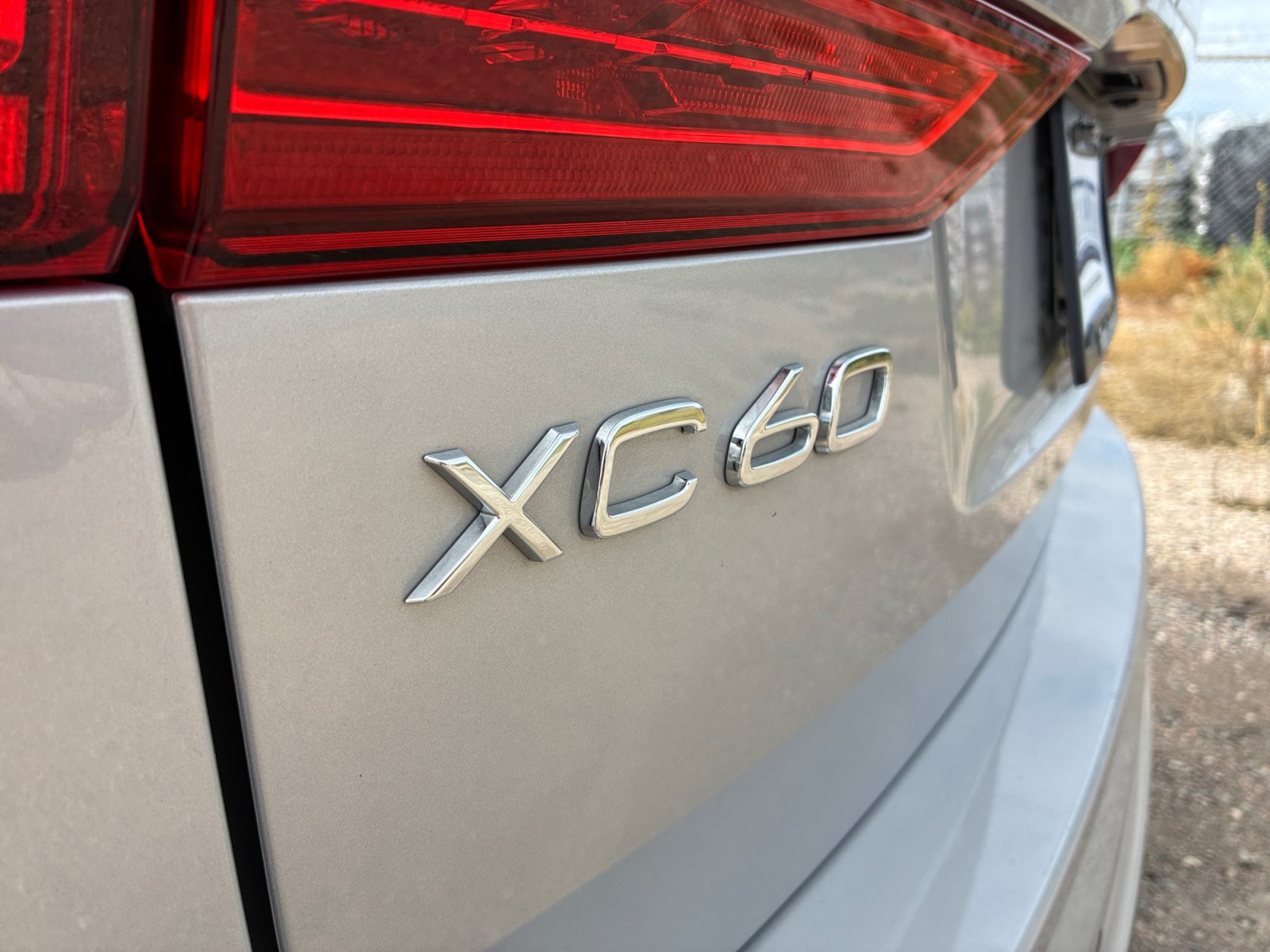 Used 2022 Volvo XC60 B5 R-Design w/ Advanced Package AWD/4WD image 23