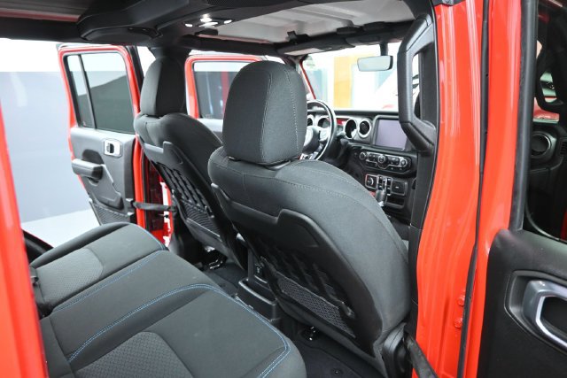 Used 2022 Jeep Wrangler Unlimited Rubicon 4xe w/ Cold Weather Group AWD/4WD image 18