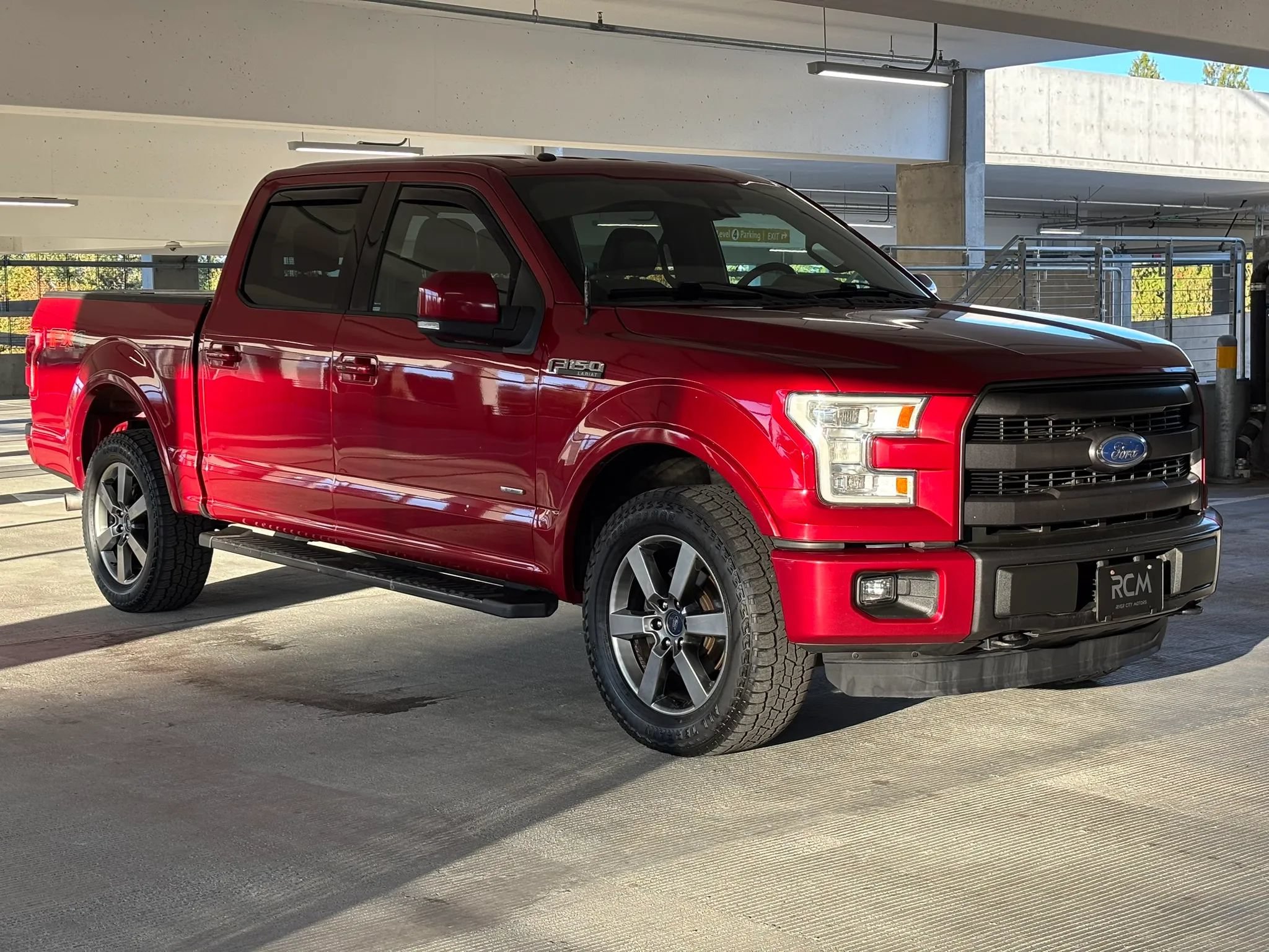 Used 2015 Ford F150 Lariat w/ Equipment Group 502A Luxury AWD/4WD image 8