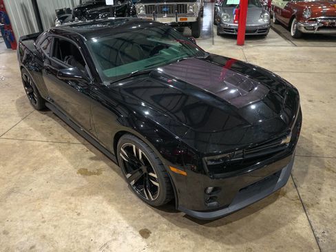 Used 2013 Chevrolet Camaro ZL1 image 14
