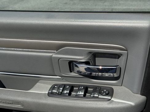 Used 2019 RAM 1500 Classic SLT RWD image 14