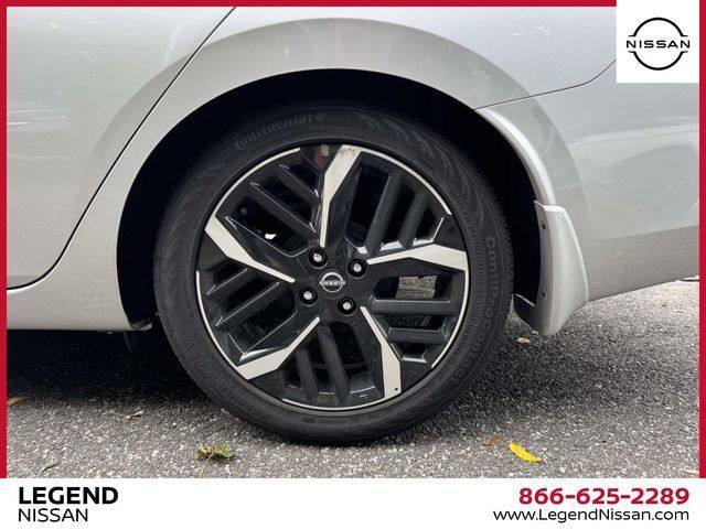 Used 2025 Nissan Versa SR w/ Trunk Package FWD image 9