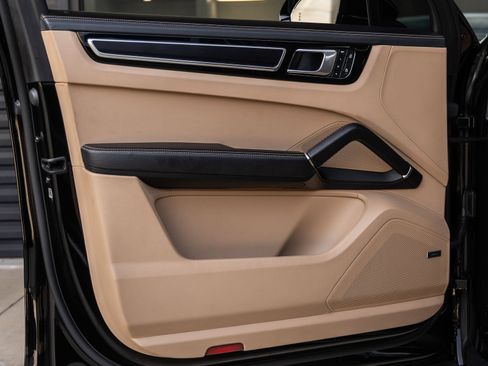 Certified 2023 Porsche Cayenne GTS AWD/4WD image 20