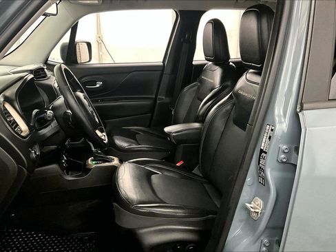 Used 2017 Jeep Renegade Trailhawk image 24
