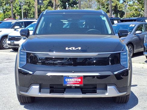 Used 2026 Kia EV9 Wind AWD/4WD image 8