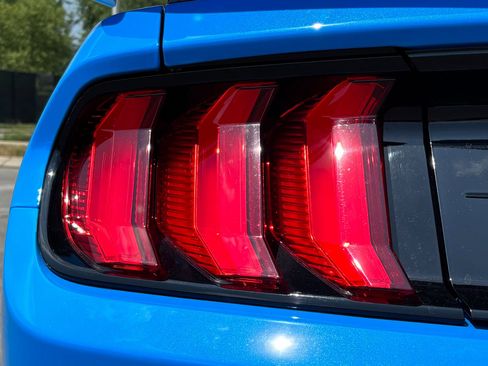 Used 2022 Ford Mustang Shelby GT500 w/ Carbon Fiber Track Pack RWD image 43