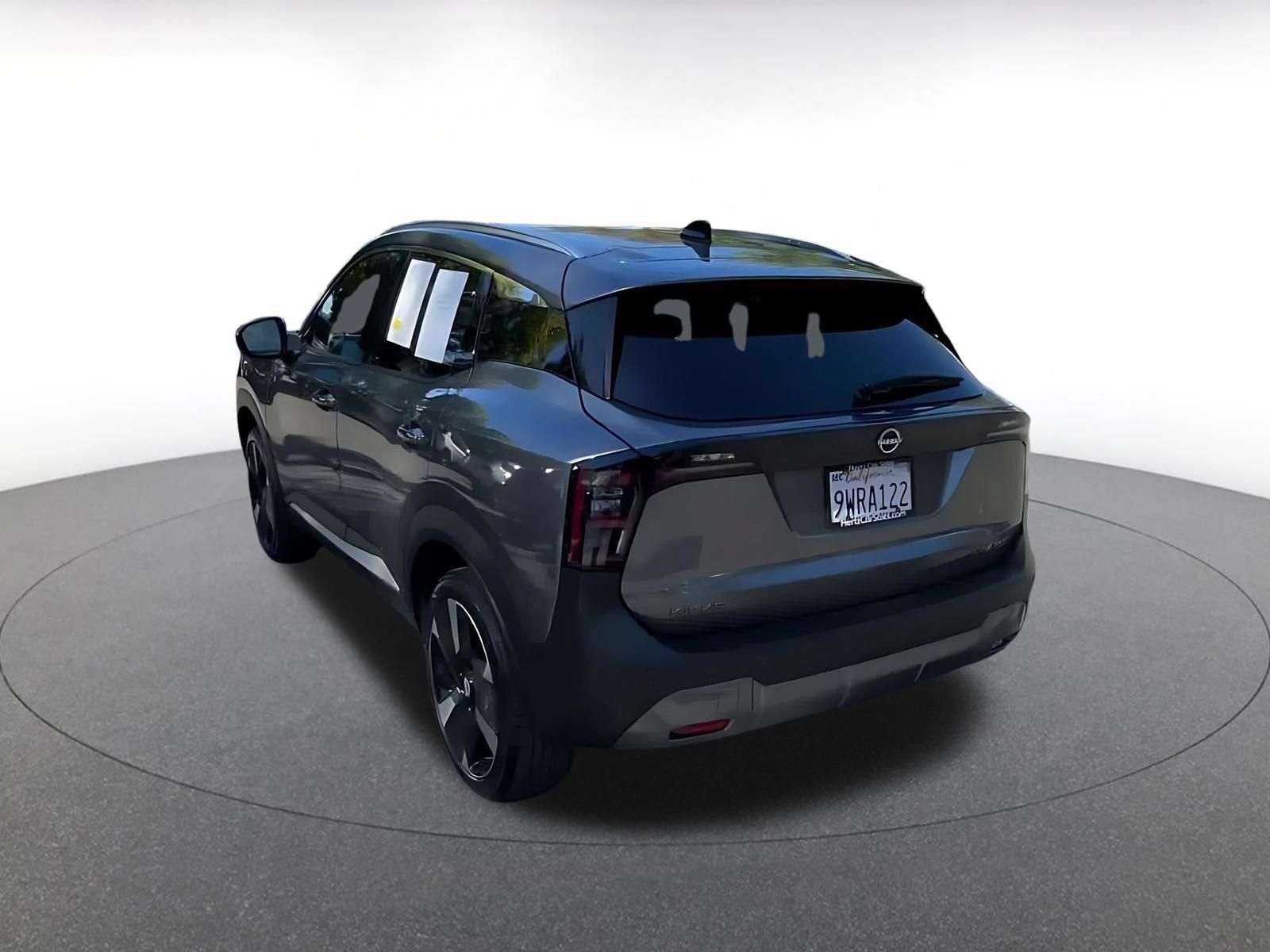 Used 2026 Nissan Kicks SR AWD/4WD image 10