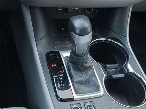 Used 2019 Toyota Highlander XLE image 11