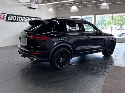 Used 2016 Porsche Cayenne S AWD/4WD image 10