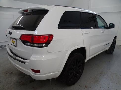 Used 2020 Jeep Grand Cherokee Altitude image 20