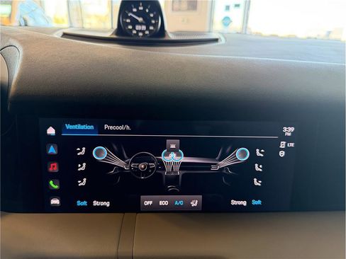 Used 2023 Porsche Taycan 4S image 21