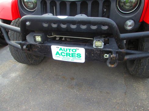 Used 2015 Jeep Wrangler Unlimited Sahara image 4