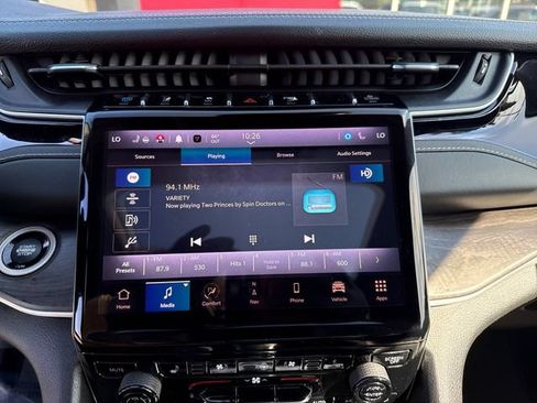 Used 2023 Jeep Grand Cherokee 4WD 4xe w/ Luxury Tech Group II image 22