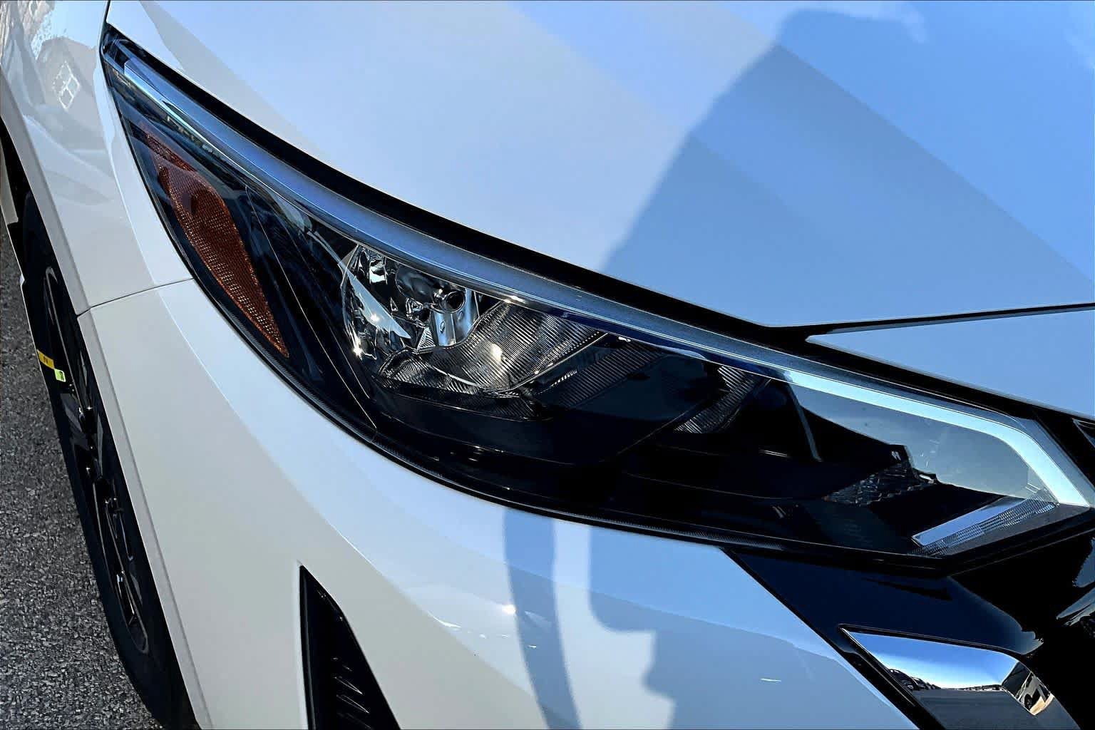 Used 2025 Nissan Sentra SV w/ All-Weather Package FWD image 18