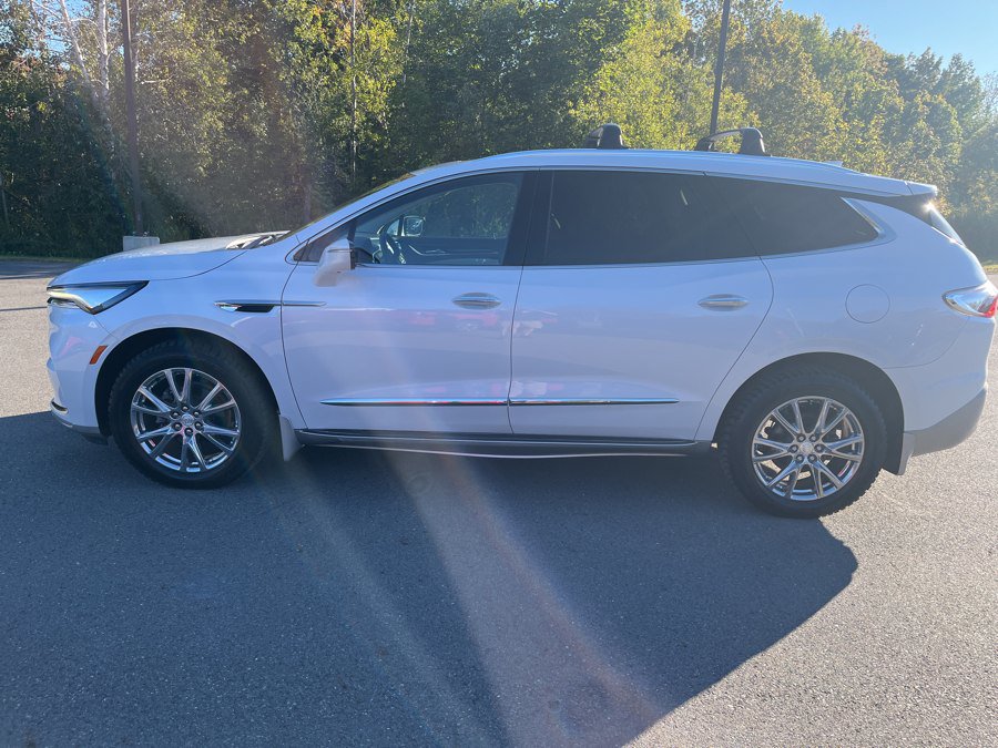 Used 2022 Buick Enclave Premium w/ Experience Buick Package AWD/4WD image 4