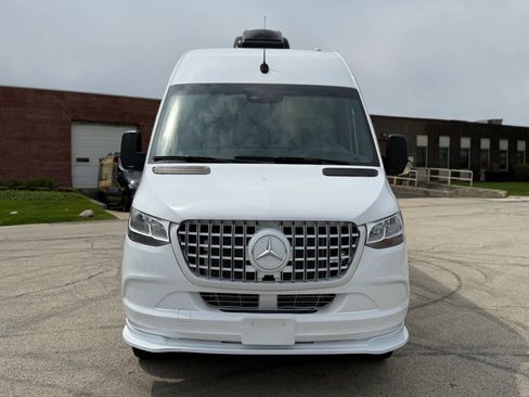 Used 2022 Mercedes-Benz Sprinter 3500 image 2