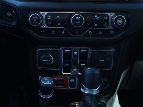 Used 2025 Jeep Gladiator Willys image 35