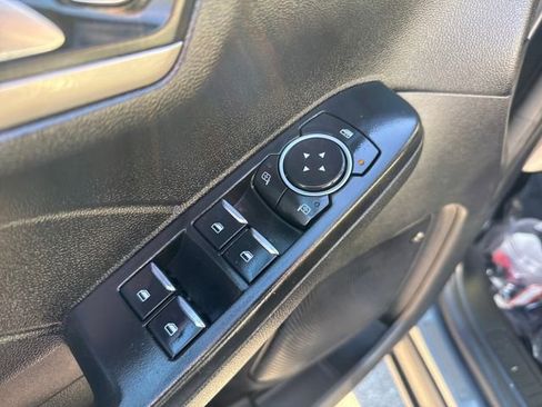 Used 2022 Ford Escape SEL image 10