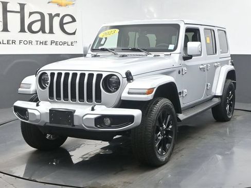 Used 2023 Jeep Wrangler Unlimited Sahara AWD/4WD image 28
