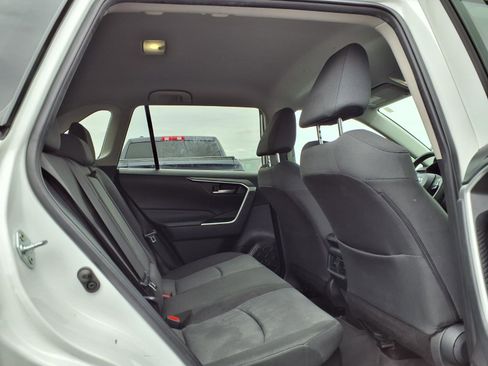 Used 2024 Toyota RAV4 XLE AWD/4WD image 29