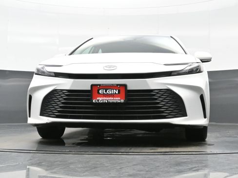 Used 2025 Toyota Camry LE image 26