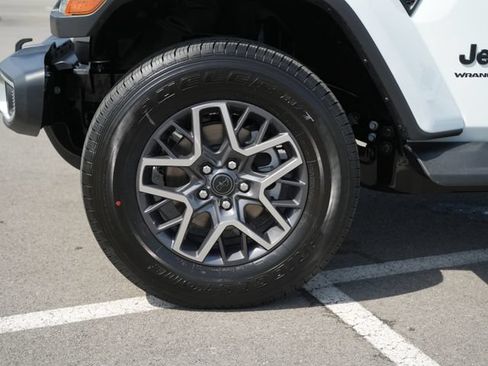New 2026 Jeep Wrangler Unlimited Sahara AWD/4WD image 9