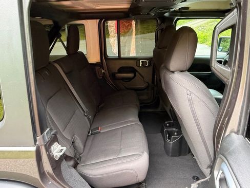 Used 2020 Jeep Wrangler Unlimited Sport S AWD/4WD image 15