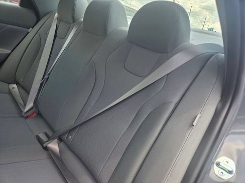Used 2026 Hyundai Elantra SE FWD image 23
