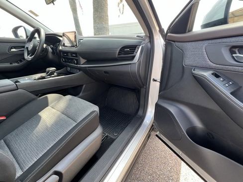 Certified 2023 Nissan Rogue SV image 22