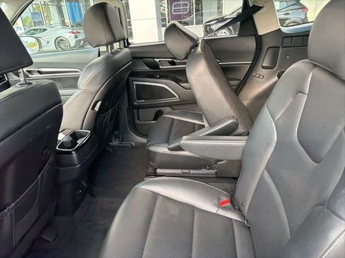 Used 2025 Kia Telluride S image 9