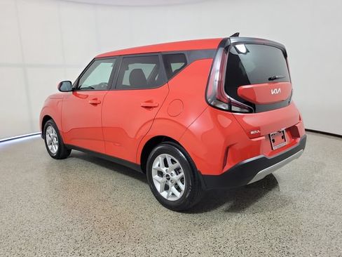 Used 2025 Kia Soul LX w/ LX Technology Package FWD image 7