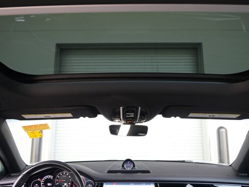 Used 2017 Porsche Panamera 4S image 29