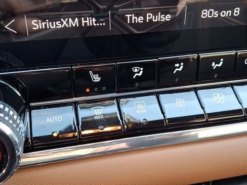 Used 2024 GMC Canyon AT4 image 19