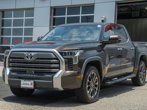 Used 2023 Toyota Tundra Limited AWD/4WD image 3