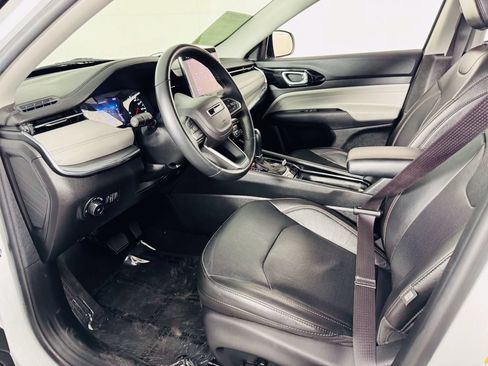 Used 2022 Jeep Compass Limited AWD/4WD image 5