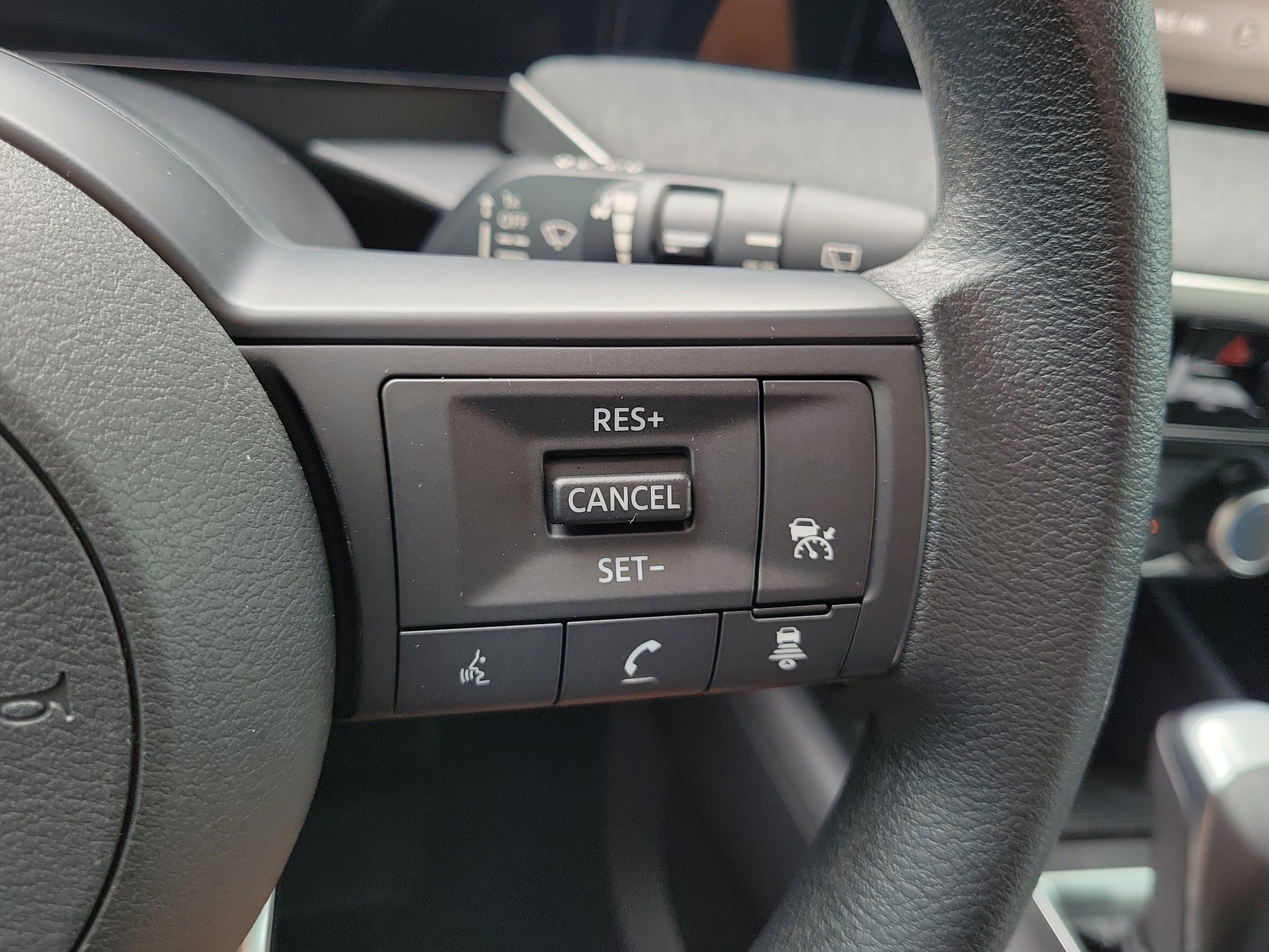 Certified 2025 Nissan Kicks SV w/ SV Premium Package FWD image 20
