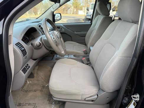 Used 2018 Nissan Frontier SV image 27