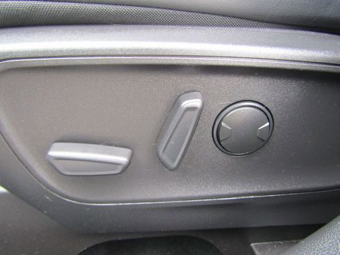 Used 2023 Ford Escape ST-Line Select w/ Tech Pack #2 AWD/4WD image 17