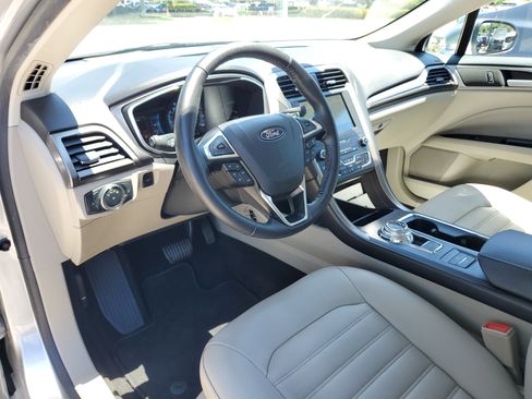 Used 2020 Ford Fusion SEL image 14