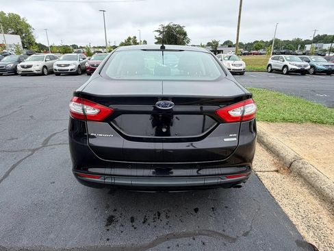 Used 2016 Ford Fusion SE w/ Equipment Group 202A FWD image 6