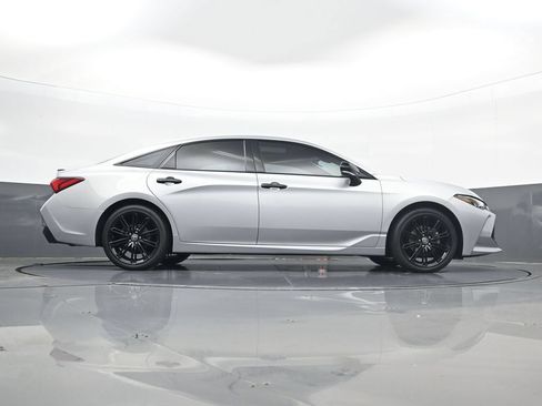 Used 2021 Toyota Avalon XSE FWD image 25