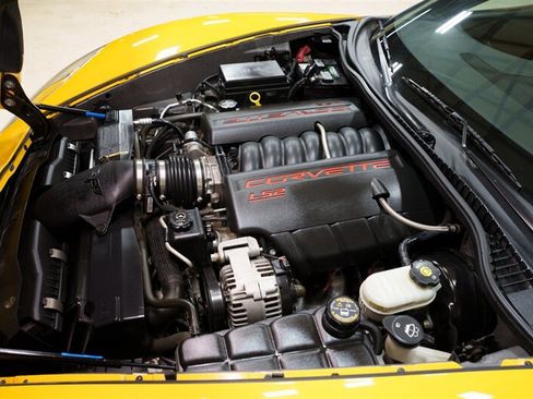 Used 2005 Chevrolet Corvette Coupe w/ Preferred Equipment Group RWD image 31