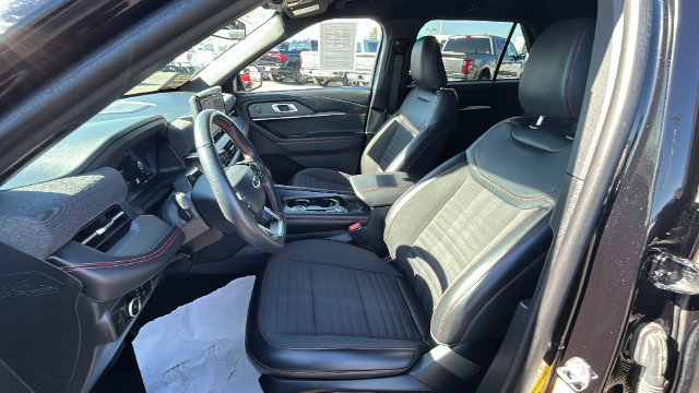 Certified 2025 Ford Explorer ST-Line AWD/4WD image 19